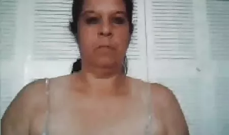 Istri selingkuh rahasia tampil Afrika bull kira-kira bercinta bokep montok jav dengan istrinya