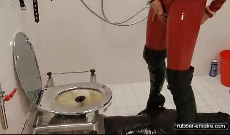 Amatir aneh seksi buka mama montok jepang baju Queen biru