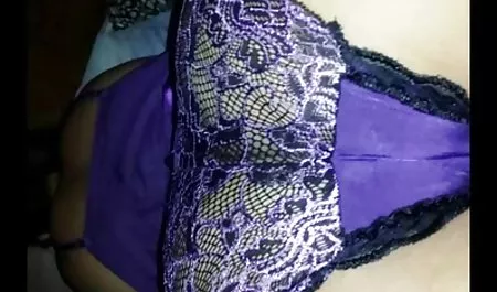 Lesbian berempat lesbian mendapat bercinta dengan jepang hot montok Dildo