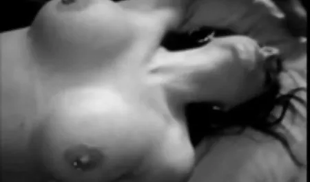 Sedikit cuckolds suster montok jepang BF nya di lantai