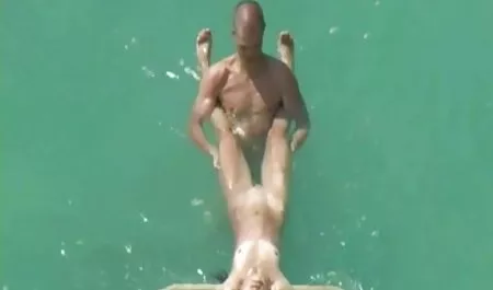 Wanita yang video bokep jepang suster montok memiliki kamar mandi bersama-sama