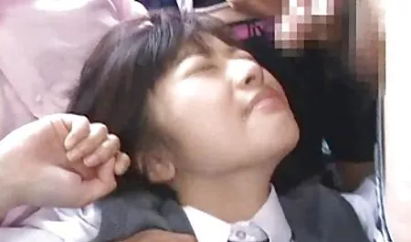 Anak laki-laki tampan di video bokep suster montok rumah