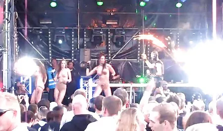 beruntung titit besar toket besar video bokep montok jepang penggemar Lauren Phillips