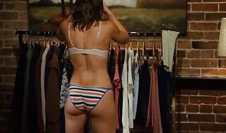 Lesbian berempat lesbian di restoran mama jepang montok