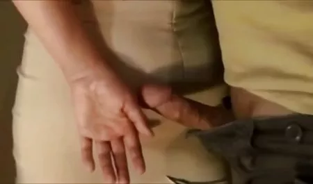 Ibu Bangun teman putri Sepong untuk mendapatkan ibu jepang montok anal