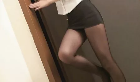 Nenek BJ dengan kolam renang suster montok jepang di halaman