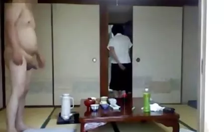 Oral pantat Sepong janda montok jepang dan telan sperma