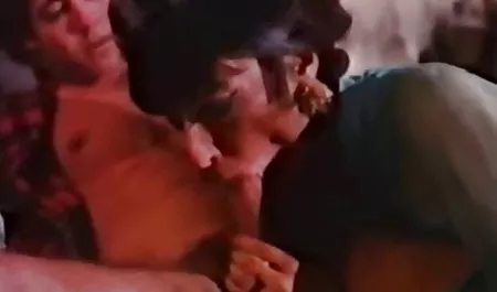 Lucu malaikat dan Vanessa menjilati jepang hot montok dan meraba satu sama lain