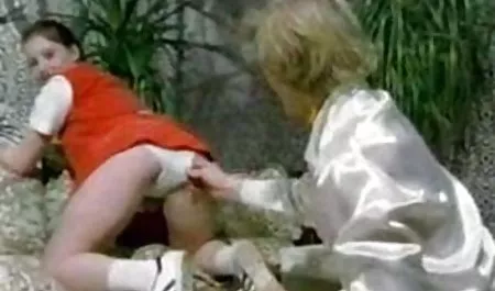 bayi menggedor bokeb jepang montok pengecoran bi-Bi-si