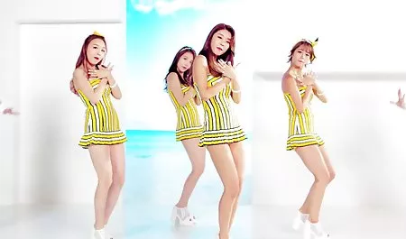 Mendengarkan dan belajar dengan video tante jepang montok ibu tirinya