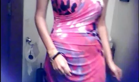 Toket kencang anak tiri terbanting di kamar ibu montok jepang tidur