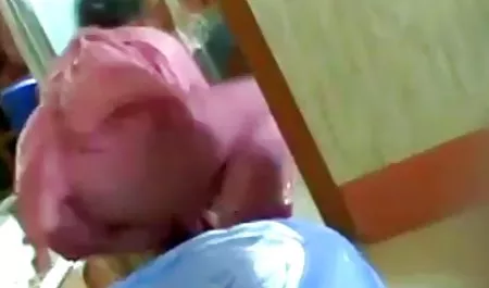 kecil penis penghinaan lucu bokeb jepang montok webcam model