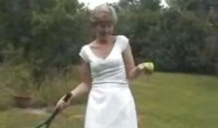 Suara-nya sedikit Zoe japanese susu montok Parker