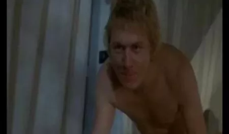 COWOK-COWOK-CEWEK jepang mulus montok PENETRASI GANDA ANAL 2 DICKS IN HER ASS MILF FUCK PELACUR