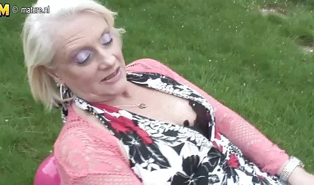 Cantik babe mencintai video bokep suster montok kontol tua